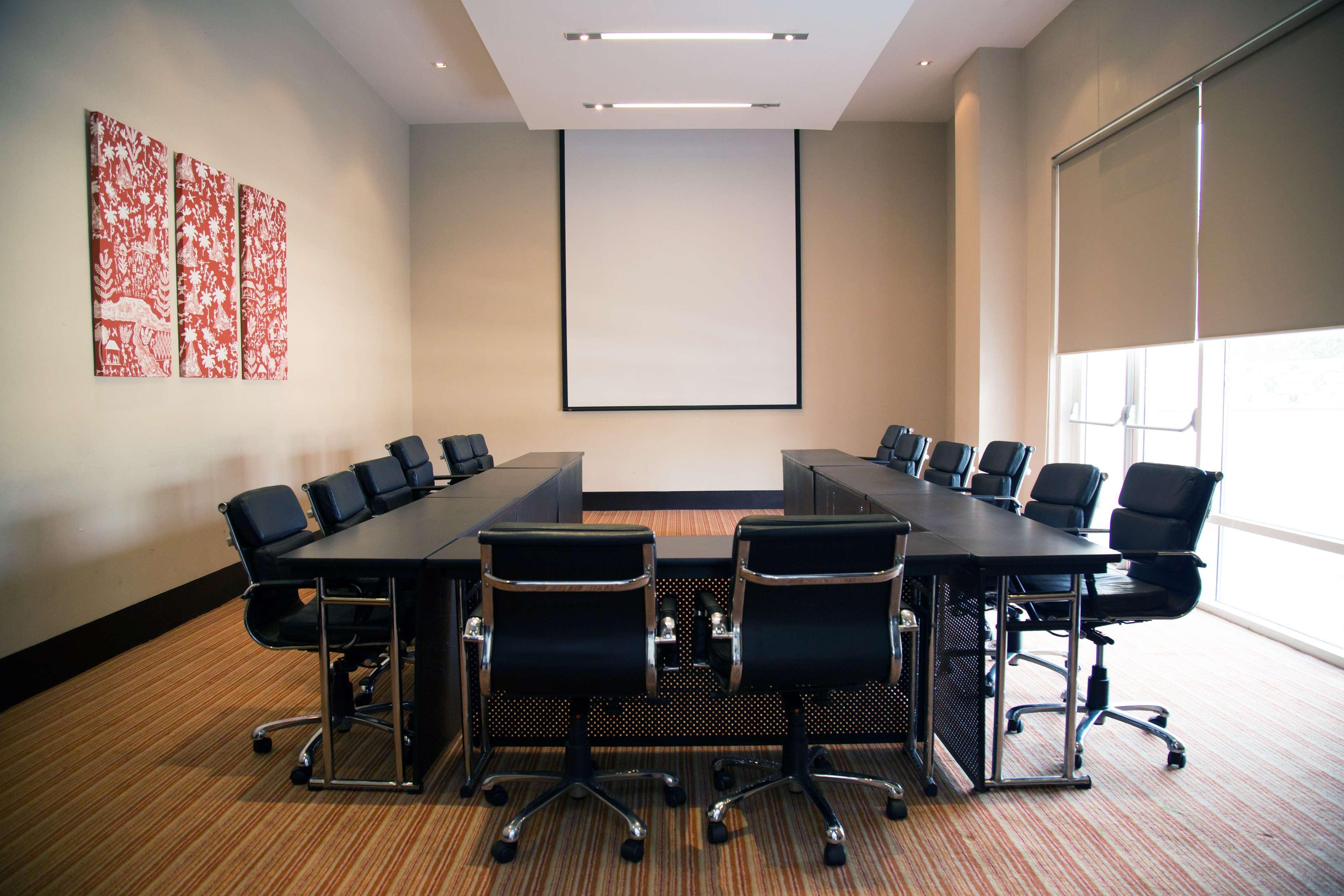 하얏트 플레이스 구르가온 우디오그 비하르 호텔 외부 사진 A meeting room