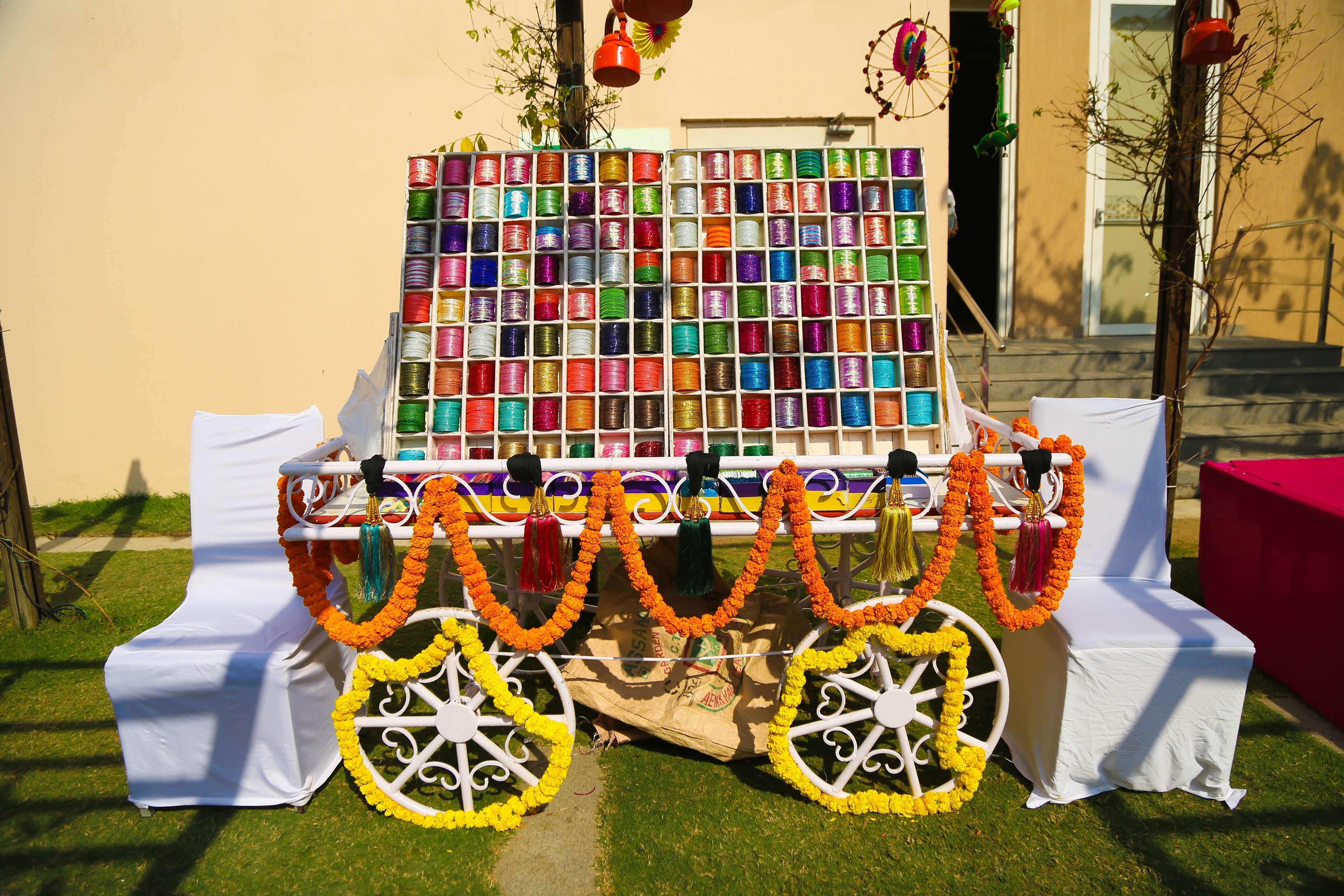 하얏트 플레이스 구르가온 우디오그 비하르 호텔 외부 사진 A traditional Indian wedding cart