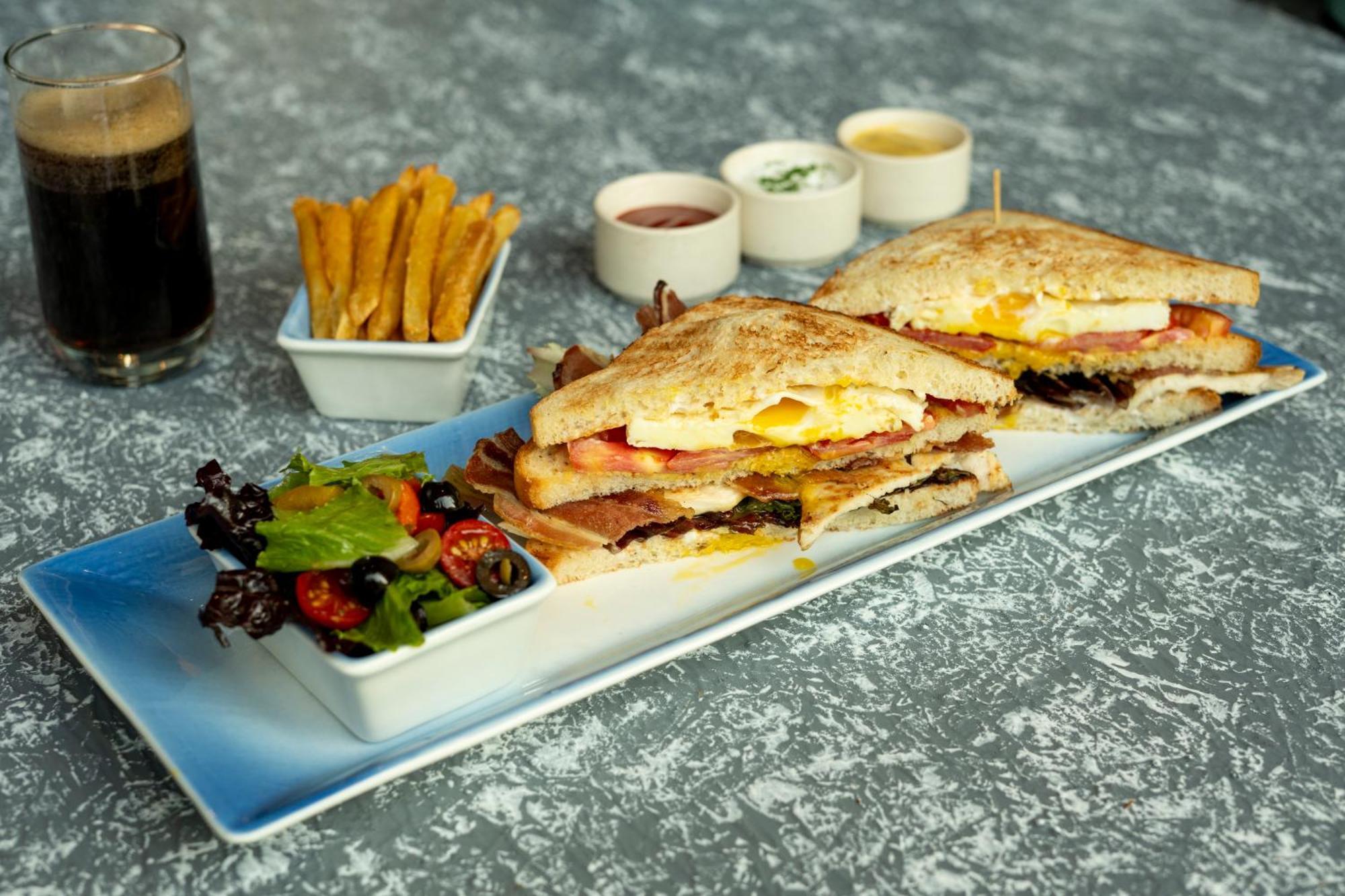 하얏트 플레이스 구르가온 우디오그 비하르 호텔 외부 사진 A club sandwich
